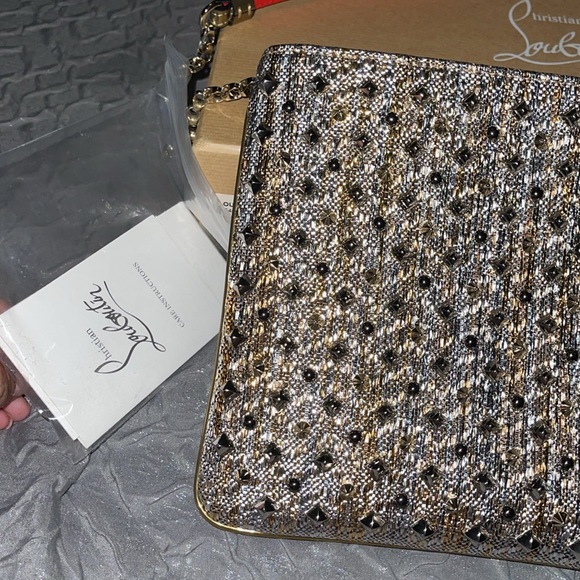 Preloved Louboutin clutch excellent condition size 12”W X 7 1/2”L silver n gold - Picture 6 of 17